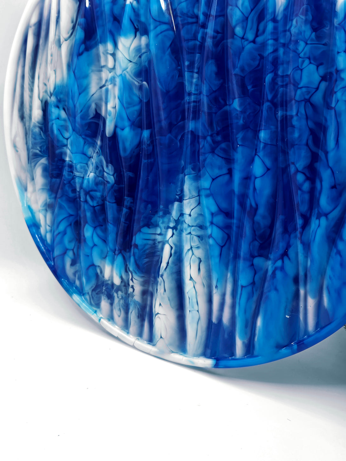 Azure Tide Handcrafted Resin Platter – Rippled Coastal Decorative Tray