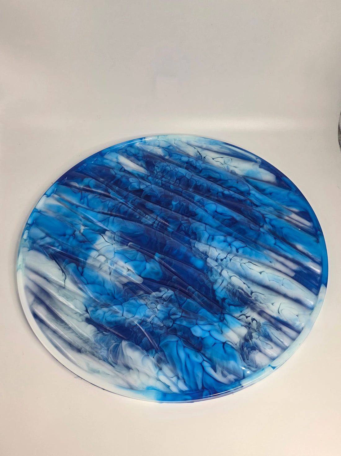 Azure Tide Handcrafted Resin Platter – Rippled Coastal Decorative Tray